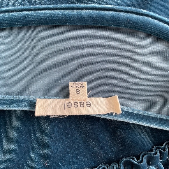 Blue Velvet dress - Picture 3 of 5